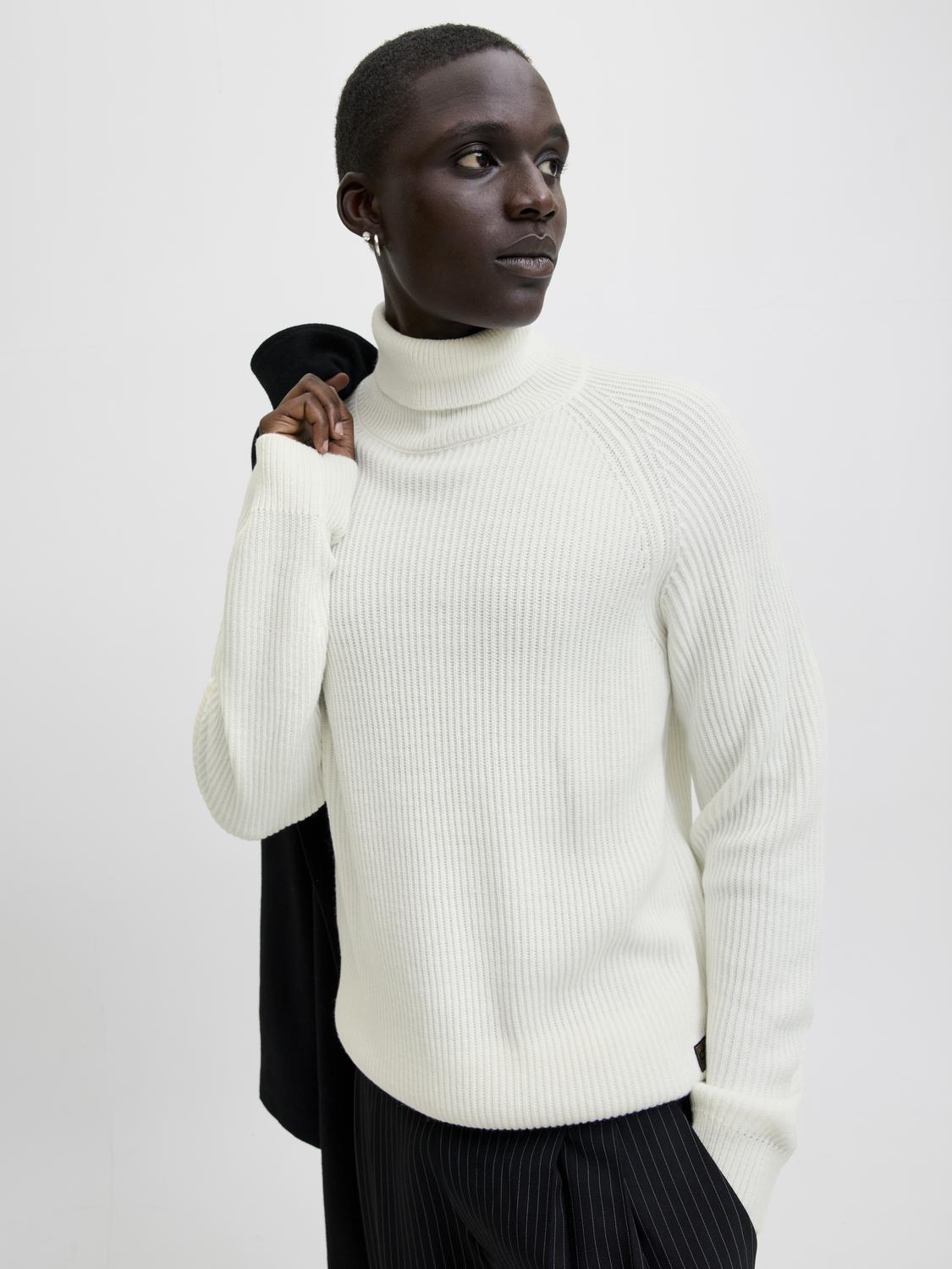 model_shot-creative